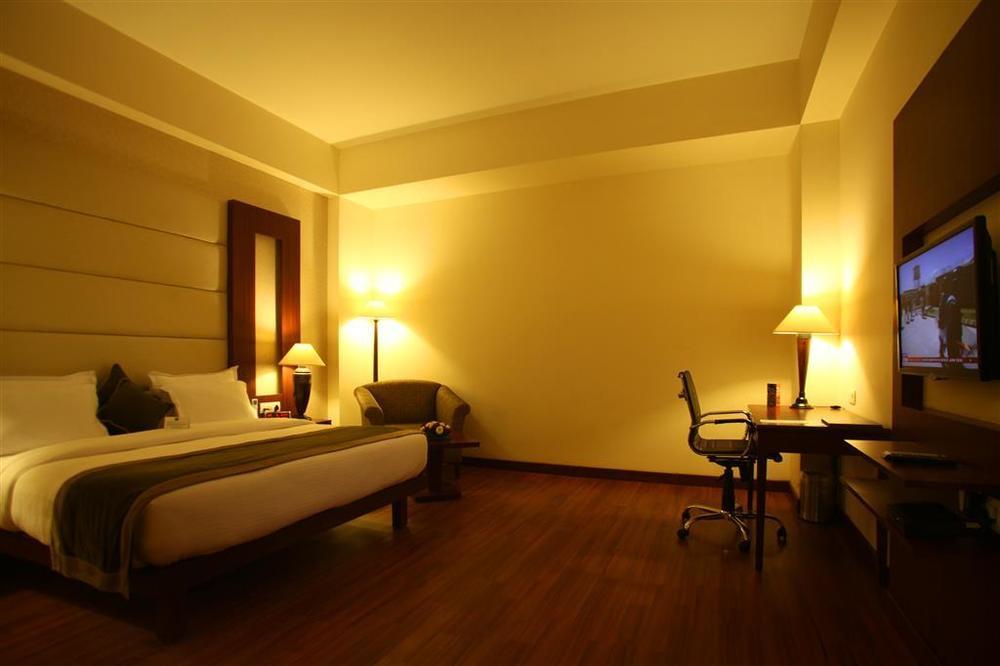 Continent Nakodar Hotel & Resorts Zimmer foto